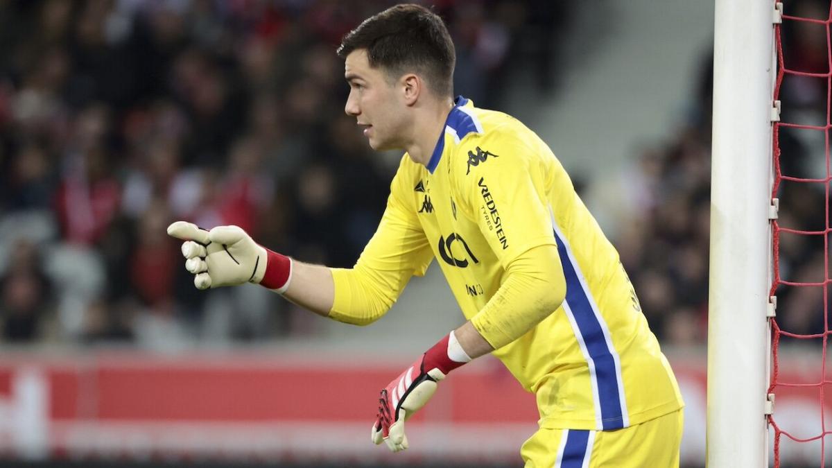 Monaco keeper Radoslaw Majecki